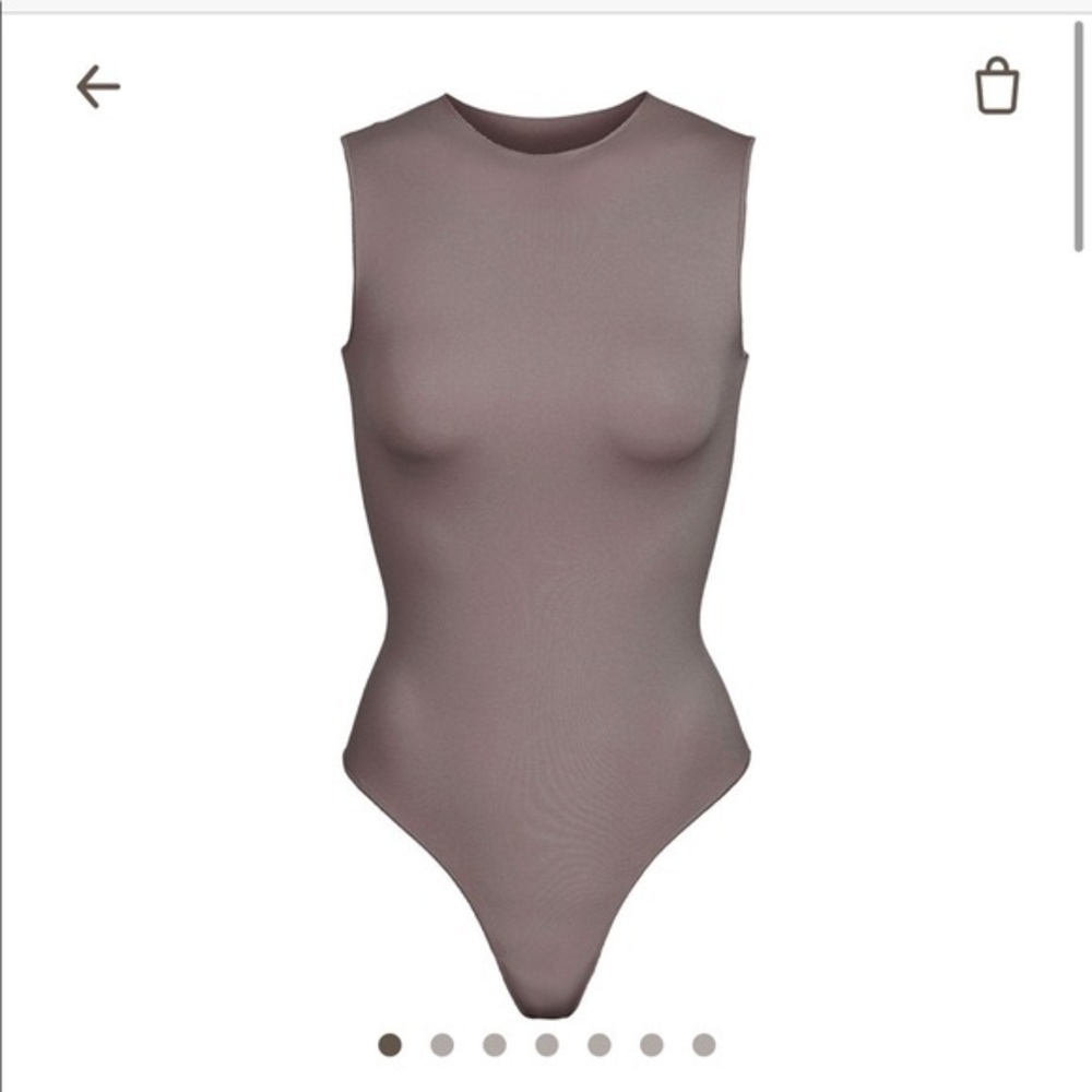 Skims essential crewneck sleeveless bodysuit